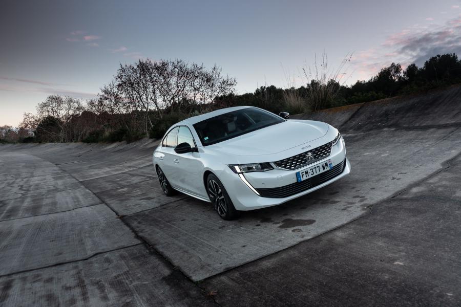  Peugeot 508 GT HYBRID 2019 года  (WW) (фото 8 из 40)